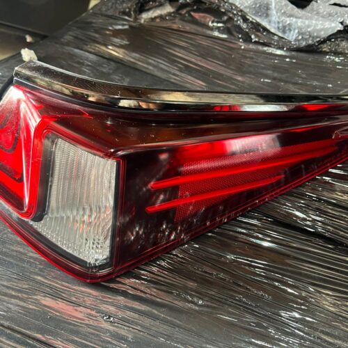 Фонарь задний правый Lexus ES350