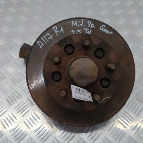 Ступица передняя правая Mitsubishi Space Gear 1996